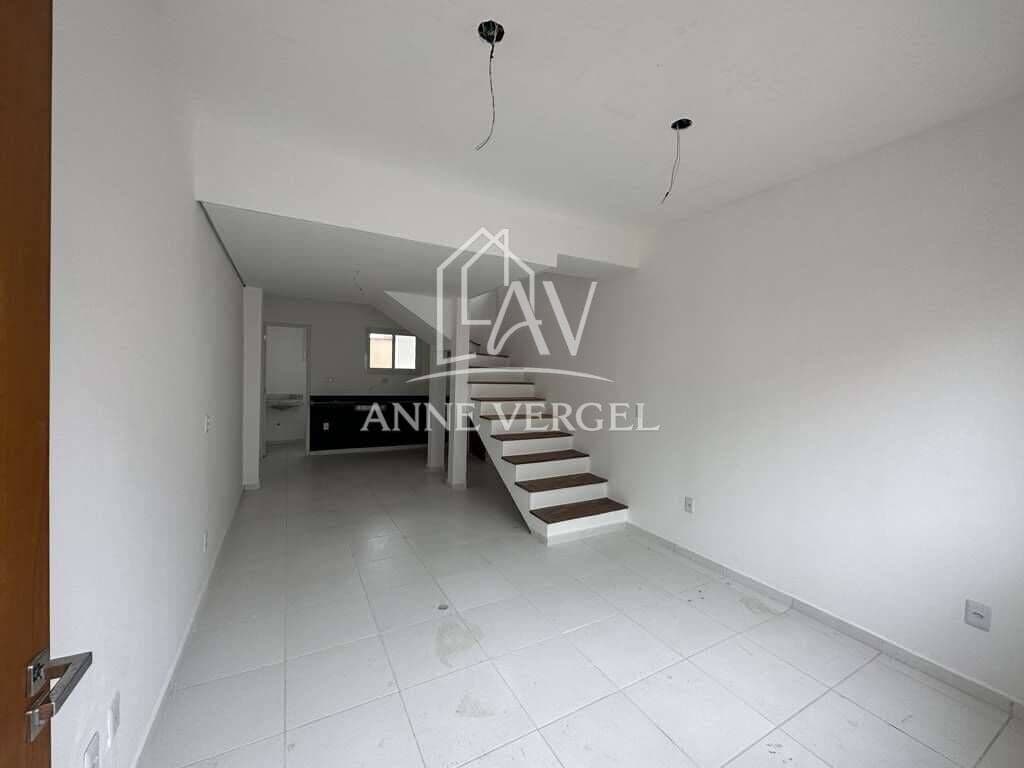 Casa geminada em Villagio com 2 quartos à venda no bairro Chácara Belverde em Vargem Grande Paulista com 65,5m² e 2 vagas de carro próximo ao Shopping Central Park