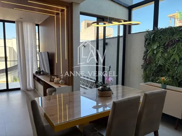Casa em condomínio com 3 quartos sendo 1 suíte à venda no bairro Jardim Semiramis em Cotia 107m² e 2 vagas de carro próximo à Raposos Tavares