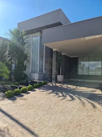 Residência Neo Contemporânea com Fachada Imponente | Ref 139