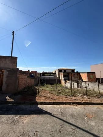 Lote à venda no bairro Santa Maria