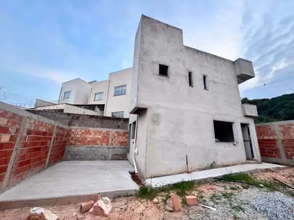 Casa em Construção à Venda no Bairro Santo Agostinho