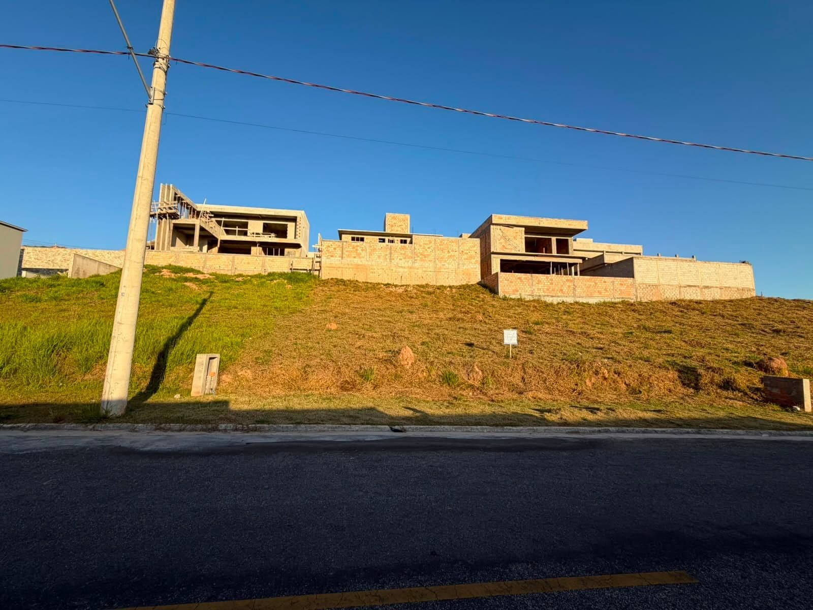 Lote à Venda no Condomínio Residencial Estiva