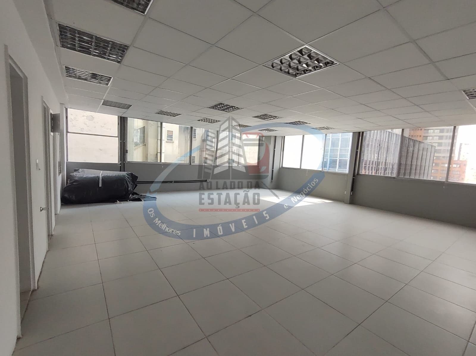 Sala comercial Republica