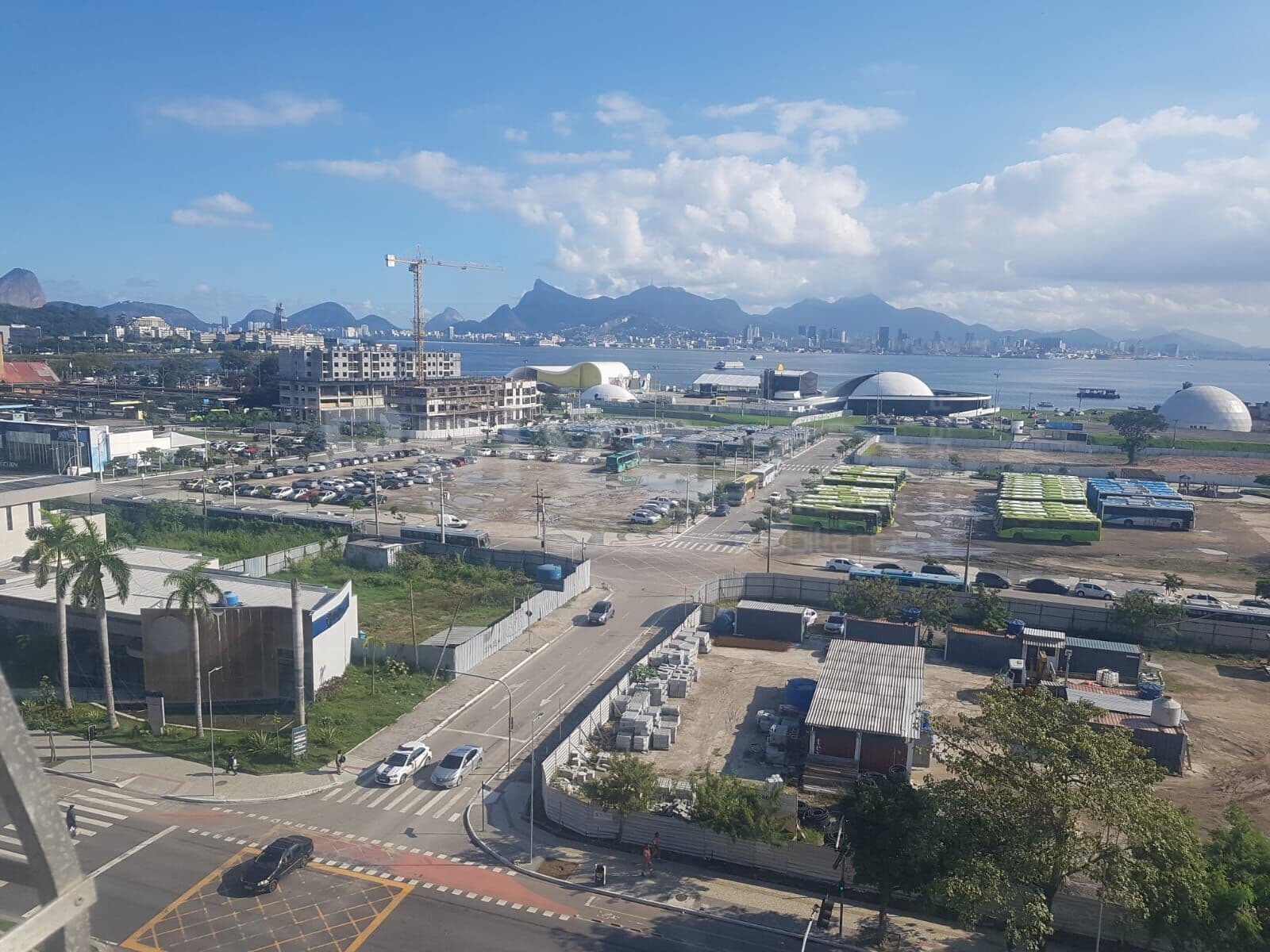Oportunidade - Apartamento 2qts ste vaga garagem vistão Baia Guanabara