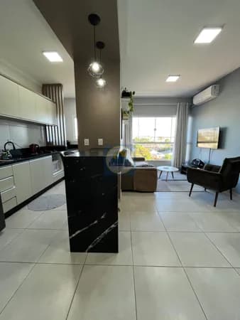 Apartamento central 61,80m², semimobiliado!