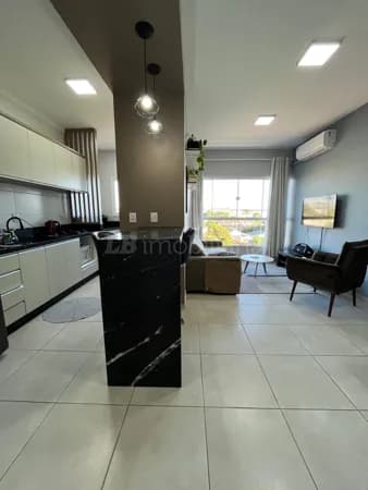 Apartamento central 61,80m², semimobiliado!