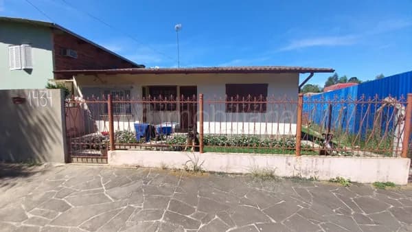 Casa de Alvenaria de 139,63m2 tendo 4 dormitórios.