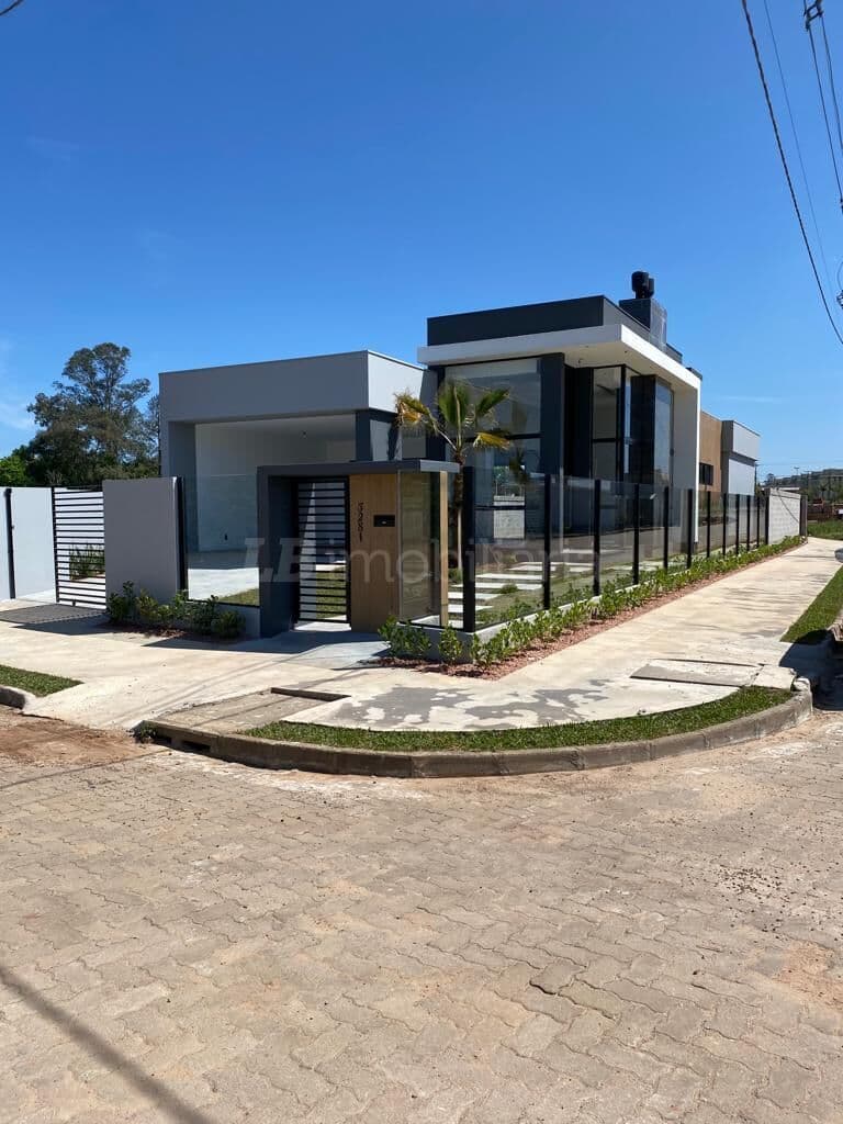 Linda Casa Alto Padrão Nova medindo 160m2