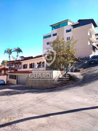 Casa em Barbacena - Centro