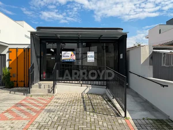Sala comercial para aluguel — estrutura em container