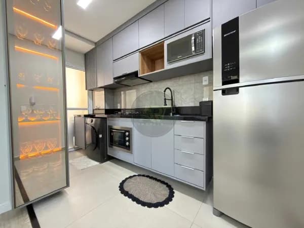 Apartamento Sofisticado e Mobiliado - Andar Alto