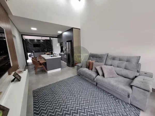 CASA EM CONDOMÍNIO FECHADO COM PISCINA