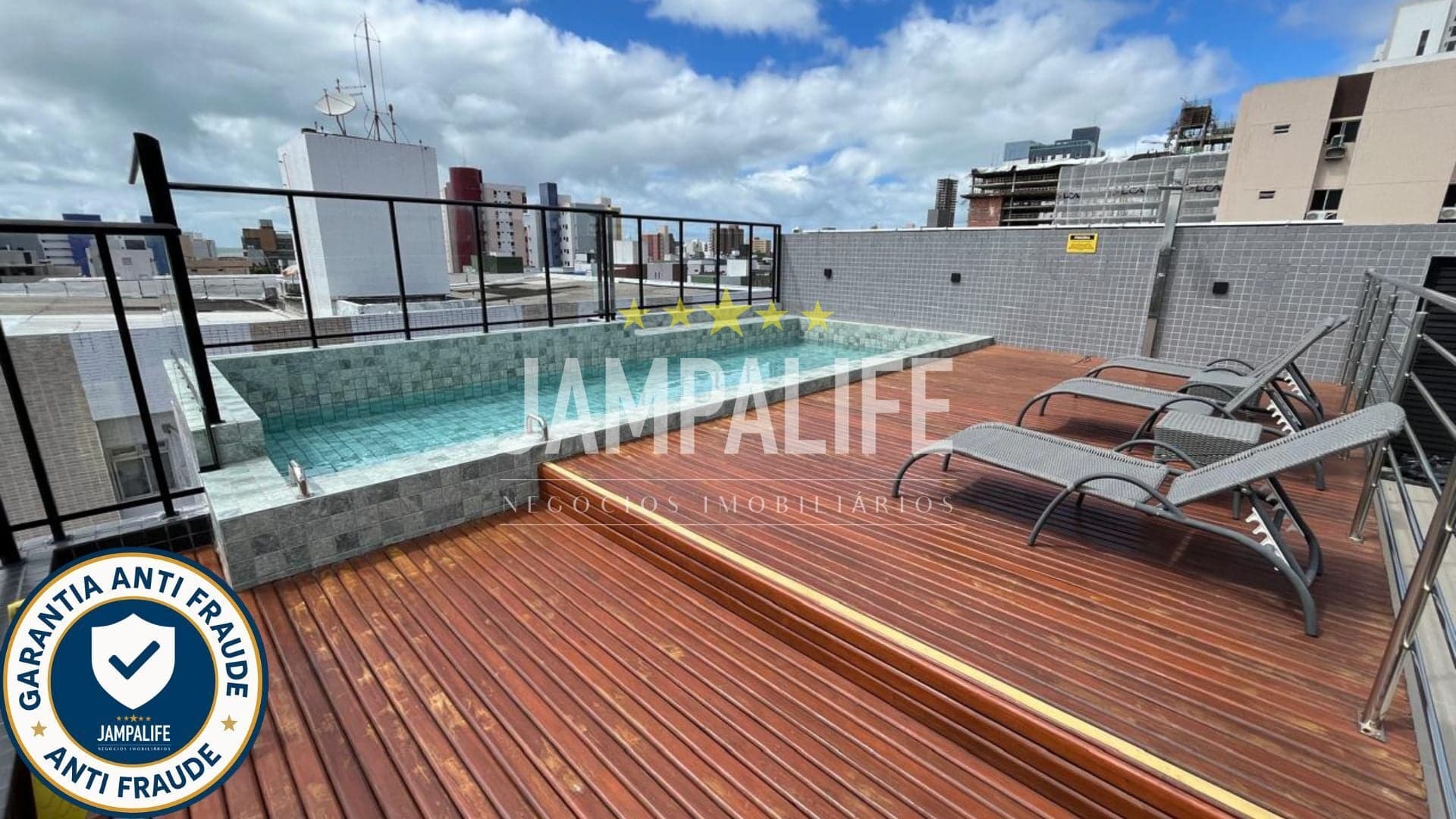 Apartamento modalidade porteira fechada a 500m da Praia