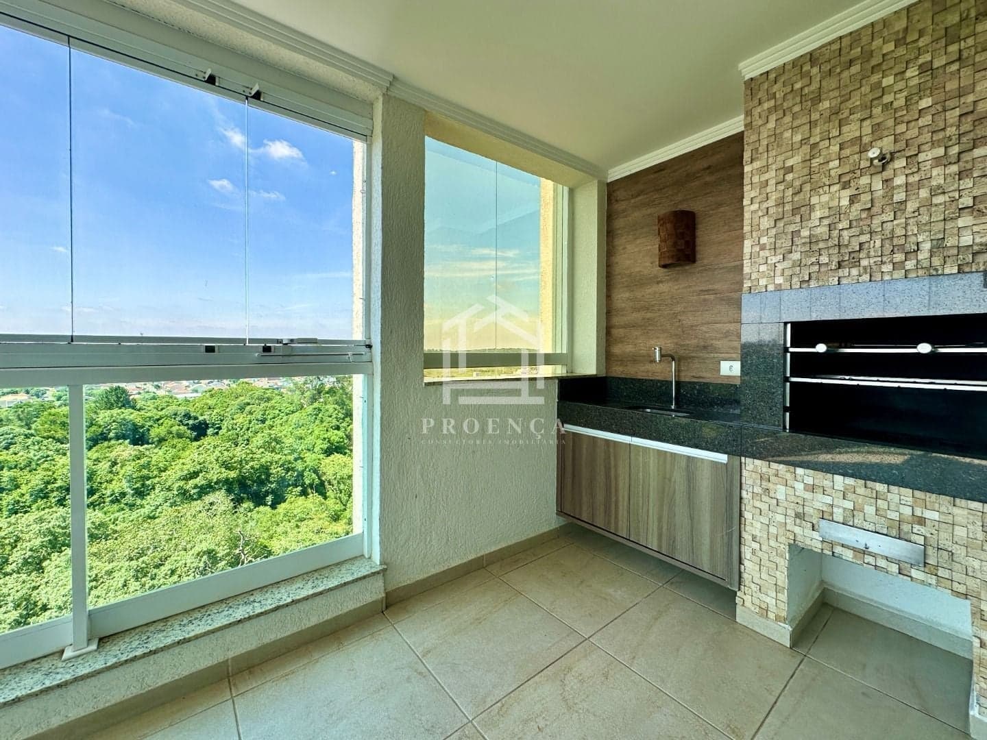 Amplo apê com 3 dorm. (1 suíte) e 2 vagas à venda, 101m² por R$ 849.000 - Centro - SJP/PR