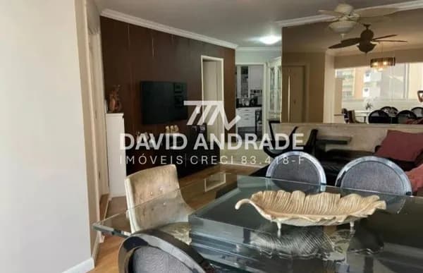 Belíssimo apartamento com 117m², 2 vagas, amplo living, varanda, bem iluminado e áreas de lazer