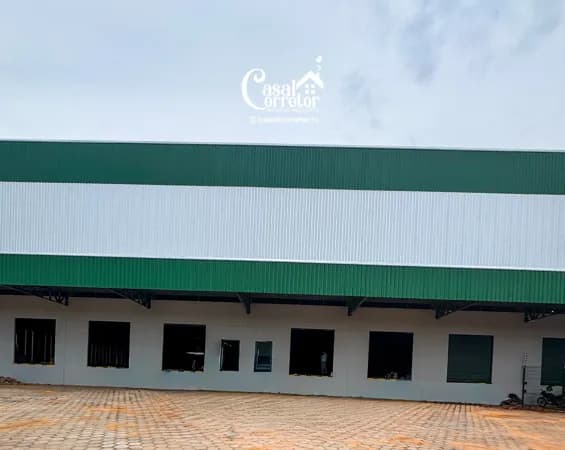 Galpão de 1700m² na BR-010