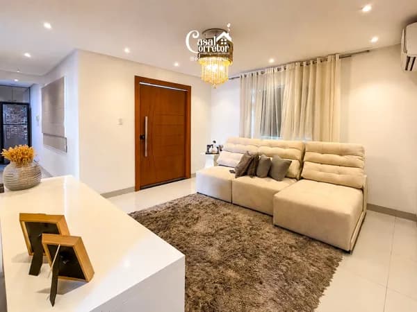 Casa com 3 quartos sendo uma suíte em condomínio fechado
