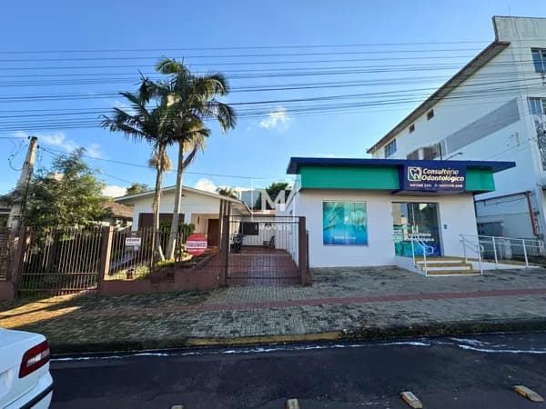Terreno com Casa e Sala Comercial à Venda – Centro – Pinhalzinho/SC