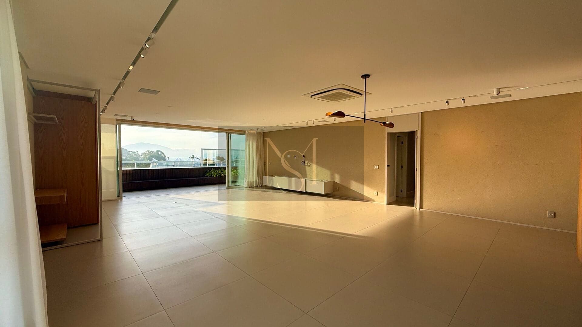 Apartamento Cobertura Linear em Jurerê, Florianópolis/SC