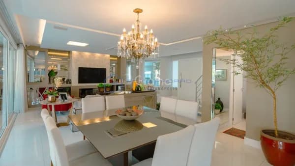 Casa em Condomínio com 350m², 4 quartos e piscina no João Paulo.