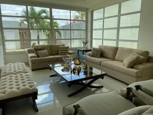 CASA REFORMADA E MODERNIZADA NO PARQUE DAS COLINAS | 4 QUARTOS | PISCINA | CHURRASQUEIRA