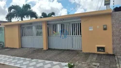 CASA COM 4 QUARTOS, 2 SUÍTES E 3 VAGAS DE GARAGEM – NEÓPOLIS – NATAL/RN