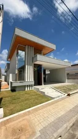 CASA NO CONDOMÍNIO MONTE CARLO | 3 SUÍTES | LADO DA SOMBRA | R$ 950 MIL