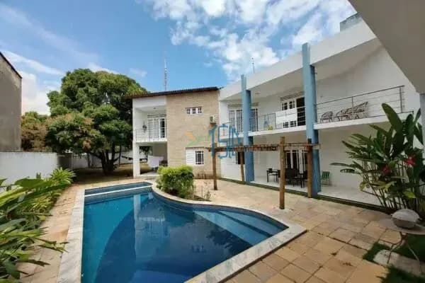 CASA DE ALTO PADRÃO COM 500M² E PISCINA EM CANDELÁRIA – NATAL/RN