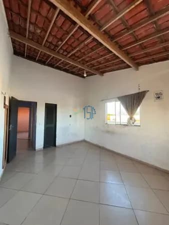 CASA À VENDA NA AV. SÃO SEBASTIÃO — EXCELENTE PARA MORADIA OU INVESTIMENTO