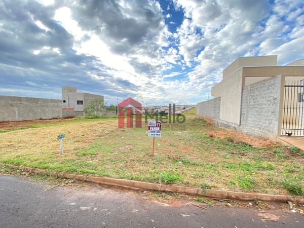 Lote/Terreno em Umuarama - Parque Colina Verde