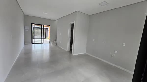 Casa 2 suítes e acabamento refinado