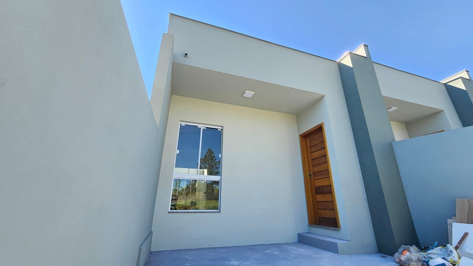 Casa Geminada com quartos amplos