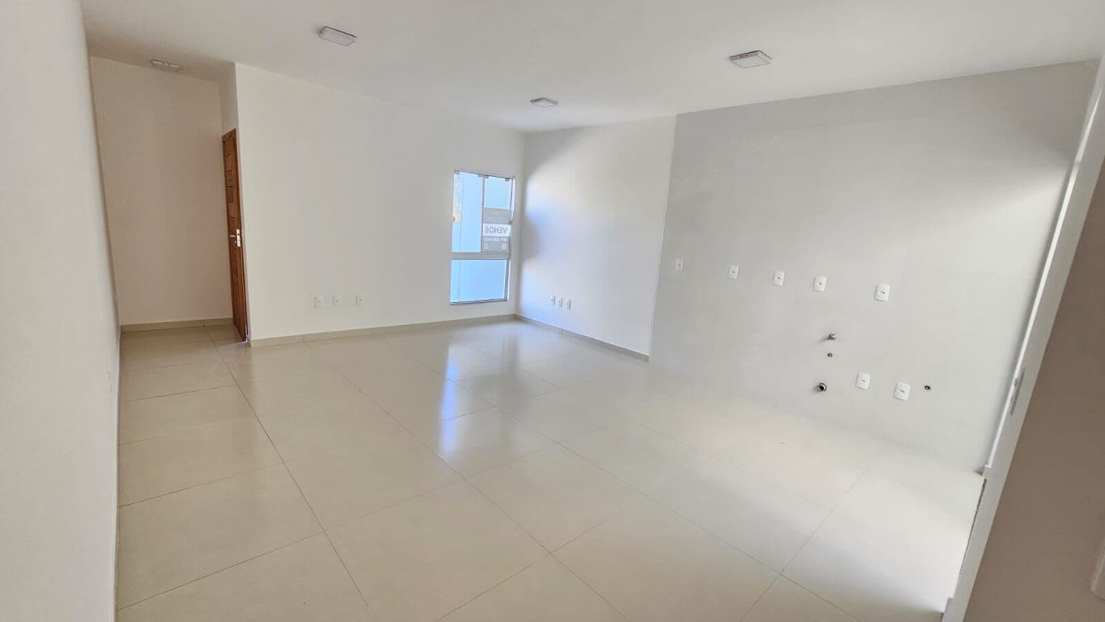 Casa Geminada com quartos amplos
