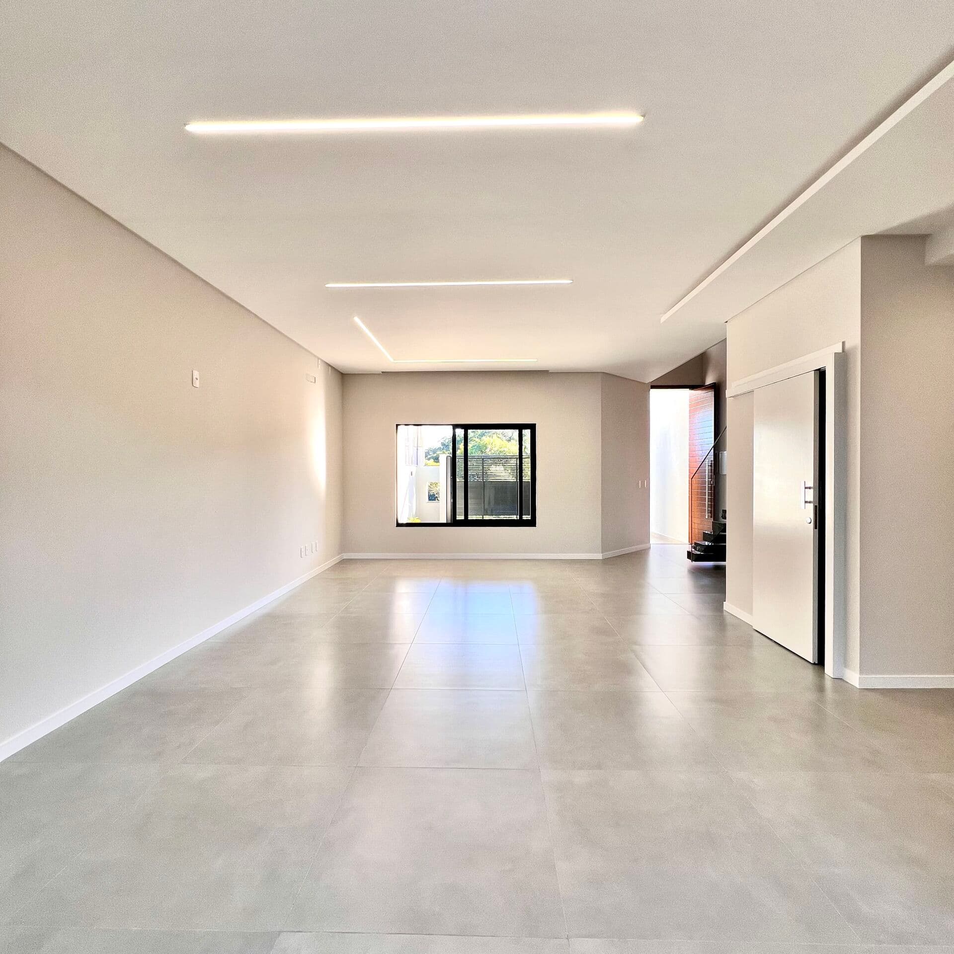 Casa alto padrão com vista para área de preservação