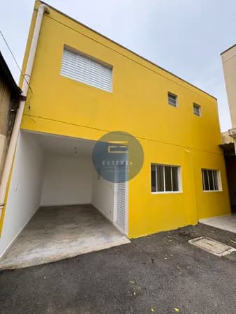 Casa Residencial em Vila Fechada para Locação
