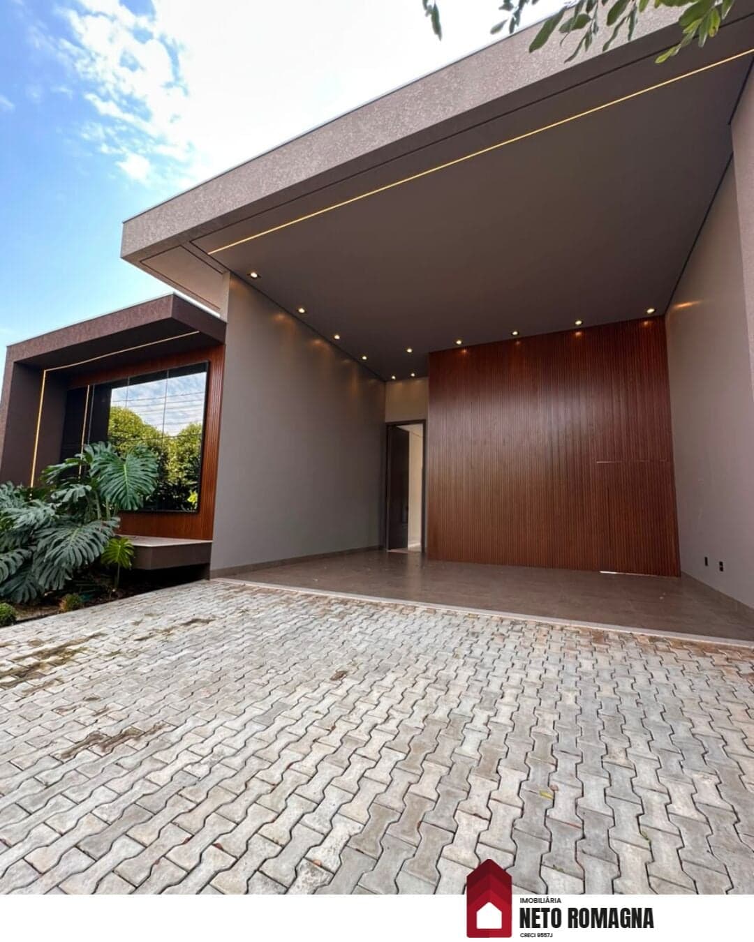 Casa Alto Padrão Semi-mobiliada