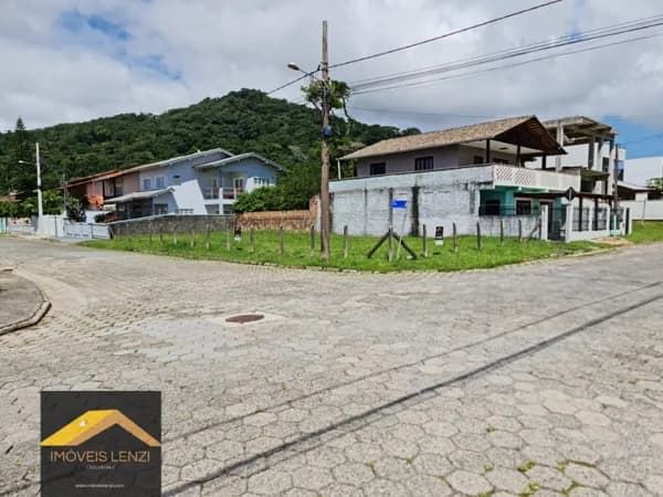 Terreno de esquina Praia Itaguaçu São Francisco do Sul.