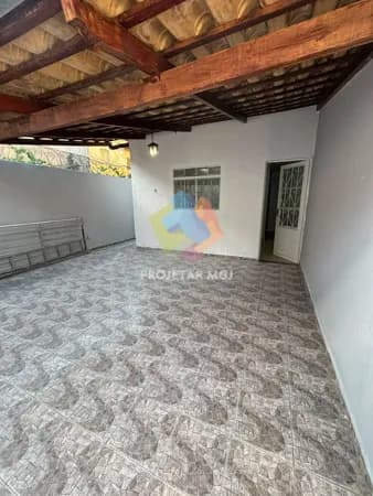 🏡 Casa à Venda – Conforto e Espaço para Toda a Família!