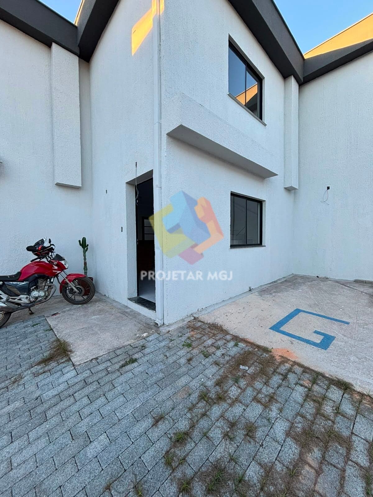 Casa à Venda – Bairro Adeodato