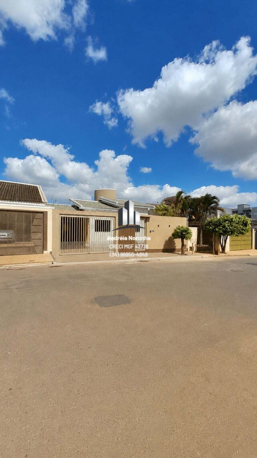 🏡 CASA À VENDA NO BAIRRO LARANJEIRAS 🏡