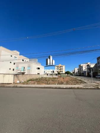 Lote de esquina no bairro Laranjeiras