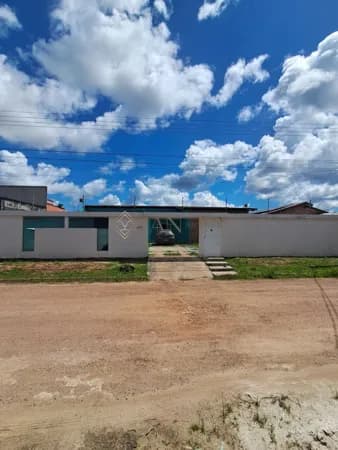 Casa com Terreno Duplo de 500m² e Piscina no Residencial Amazonas