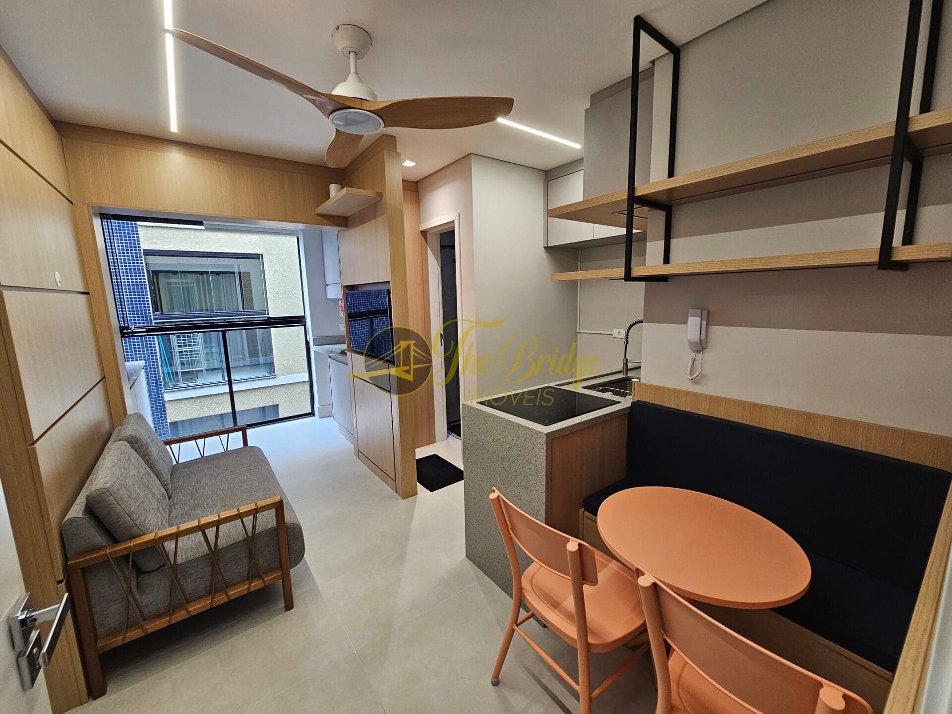APARTAMENTO MOBILIADO EM CAIOBÁ