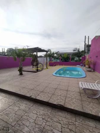Casa com Piscina