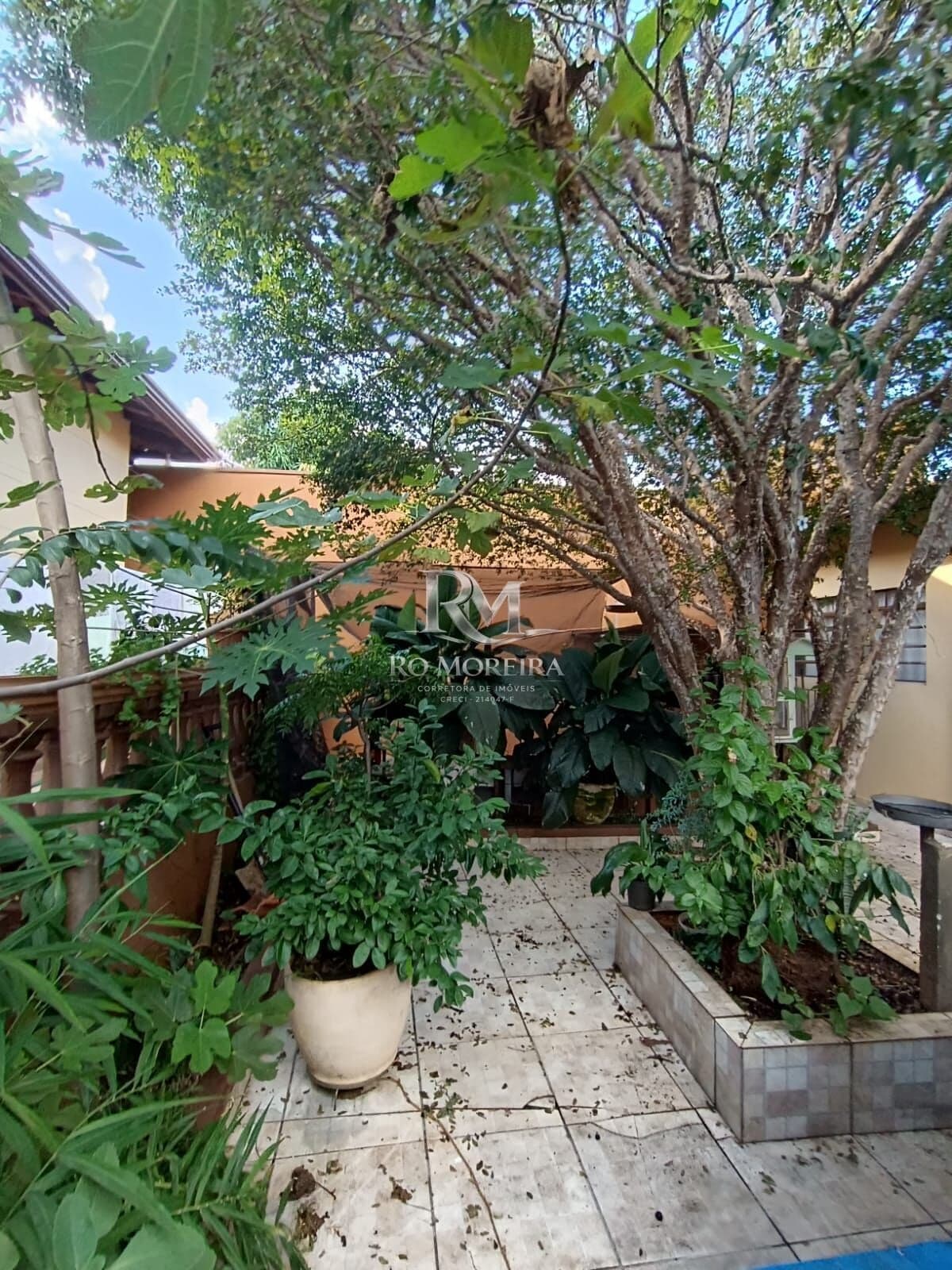 Casa Térrea em Barra Funda, Leme/SP