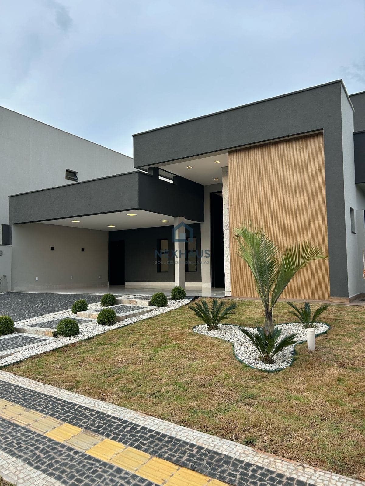Casa Térrea CONDOMINIO JARDINS NAPOLES