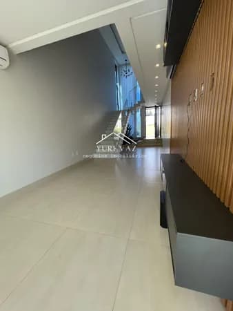 Sobrado no Jardins Capri, 4 suites, 218 m2 construidos.