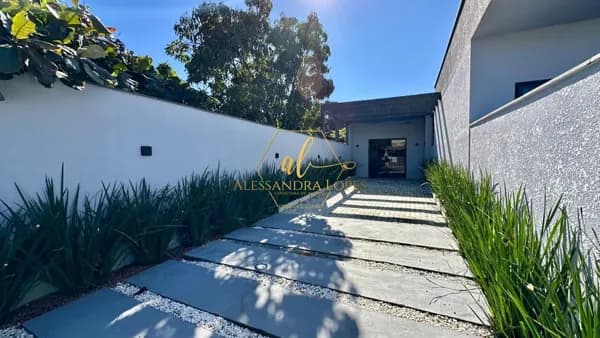 Casa de Padrão Elevado na Quinta dos Açorianos em Barra Velha-SC