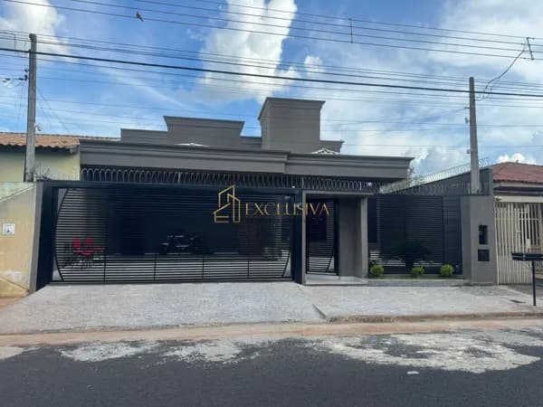 MAGNIFICA CASA COM 3 SUITES EXCELENTE LOCALIZAÇAO