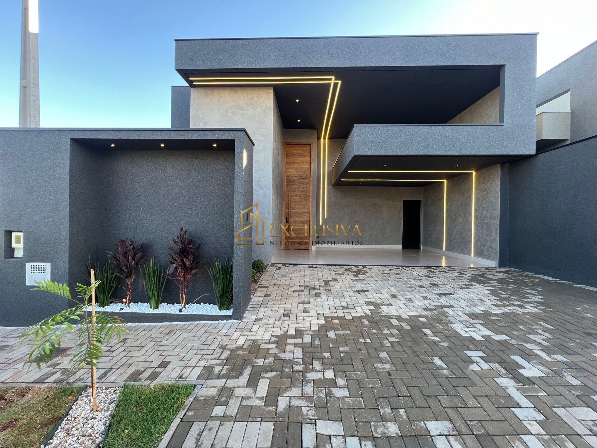 Casa 3 suites no Cond. Eville com piscina